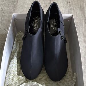 Women’s heels/boots/shoes